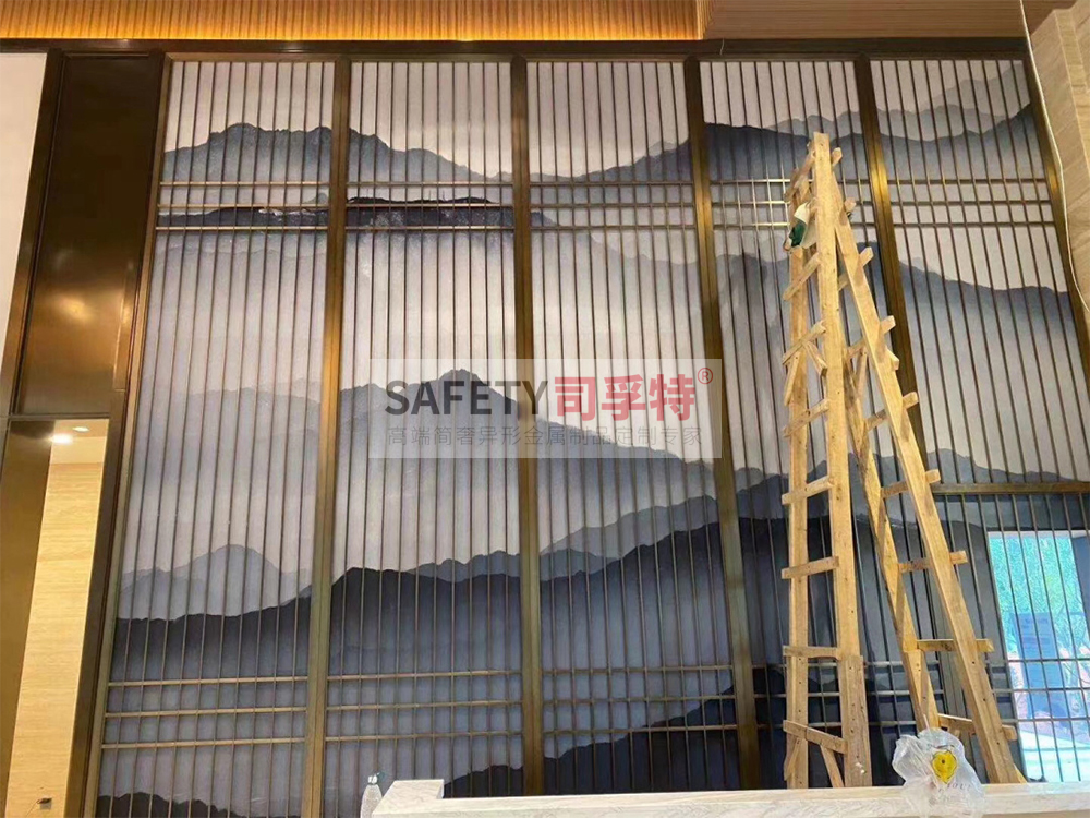 金屬屏風(fēng)（不銹鋼屏風(fēng)、鋁雕屏風(fēng)）安裝過程和步驟講解(圖1)