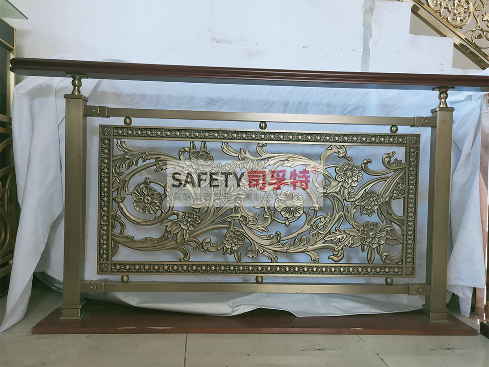 鋁藝鏤空雕花樓梯扶手：造型多樣，工藝成熟，彰顯高端品味(圖4)